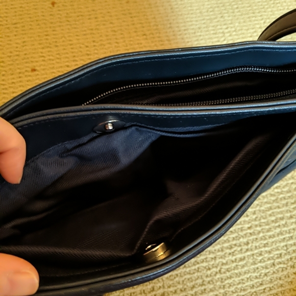 NWT vintage Sereta Leather Handbag Women Black medium Messenger Crossbody Purse - Picture 6 of 11